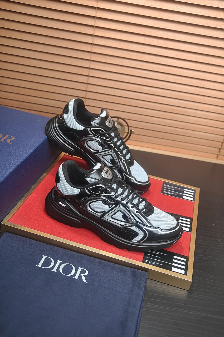 Men's men's shoes 💰: 520💶 (top original order) Brand: Dior (Dior) Standard code: Men's code 38-44 (45 customized) Level: Same style as the official website Material: Top-quality original cowhide stitched together Original wear-resistant and lightweight outsole Style category: Fashionable casual shoes Distinguished luxury brand elements top luxury Color: Actual picture color